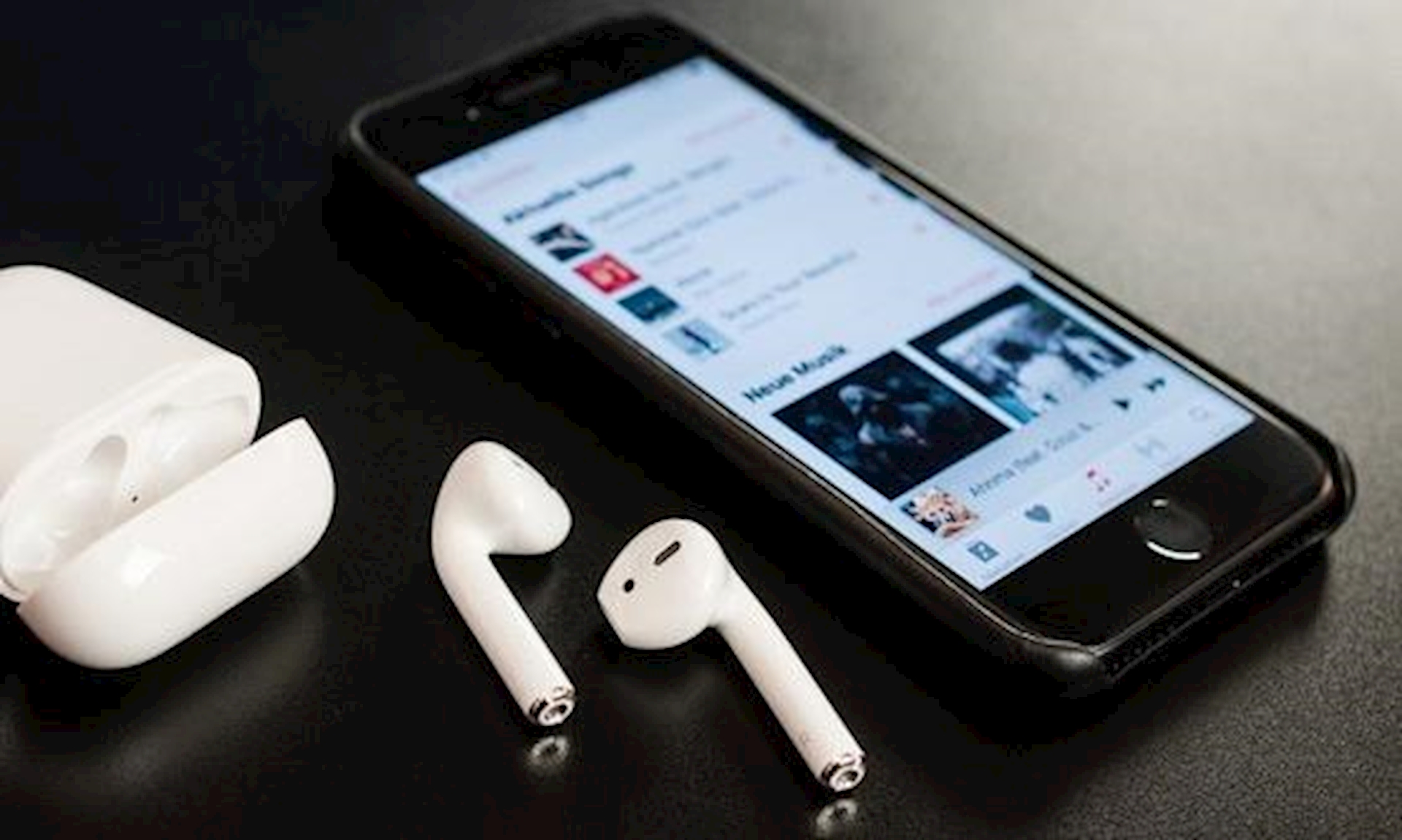 Biến iPhone và Airpods thành máy nghe lén